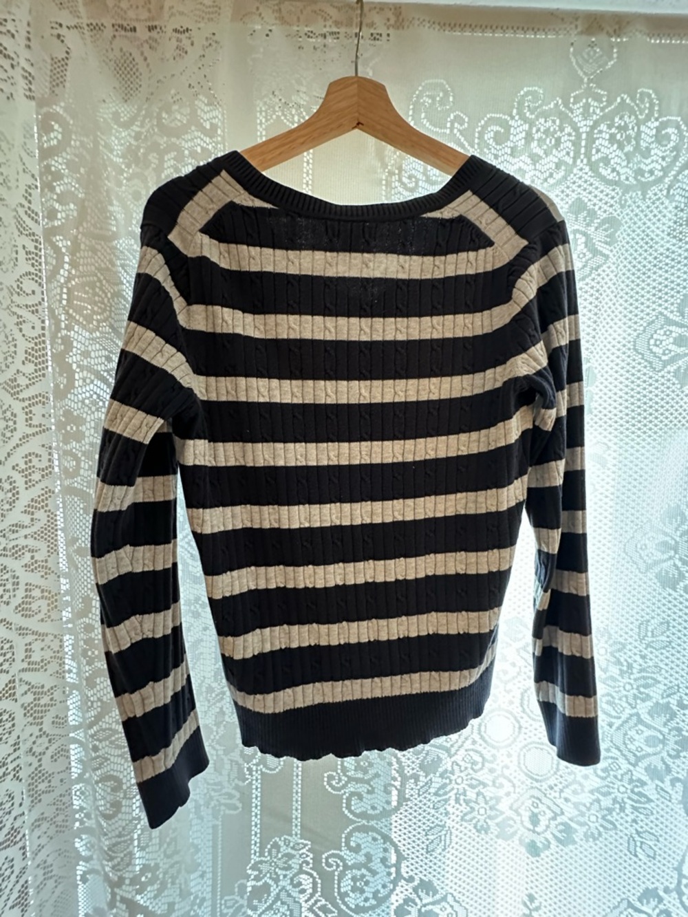 Tommy Hilfiger Cable Knit V-Neck Sweater - Picture 2 of 2